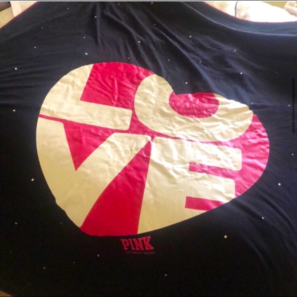 Victoria’s Secret Pink giant throw blanket